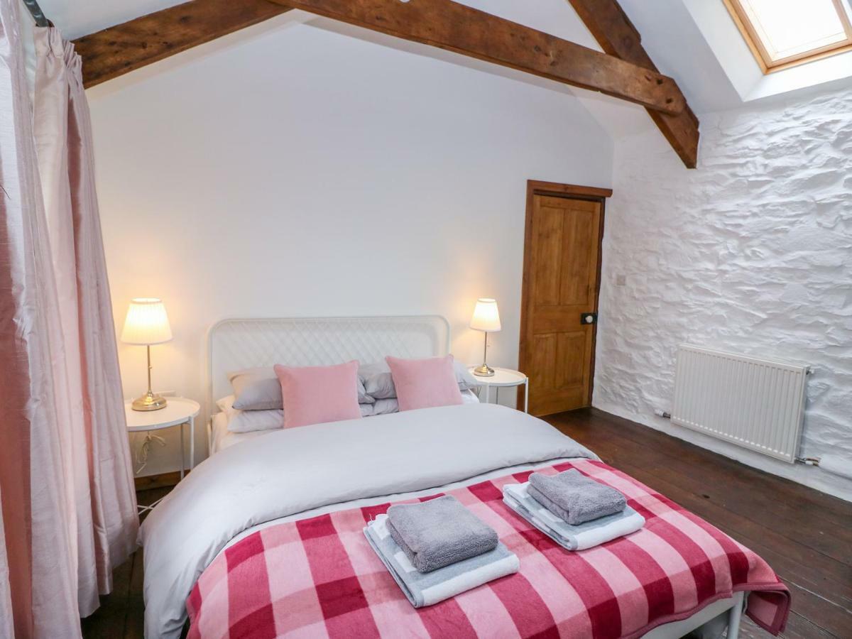 Villa Llety à Fishguard Extérieur photo